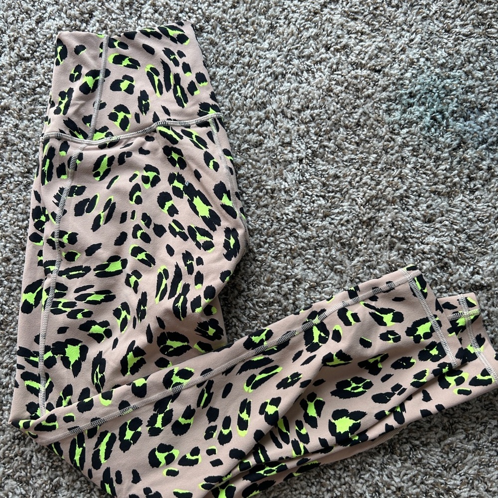 Fabletics Powerhold neon leopard legging